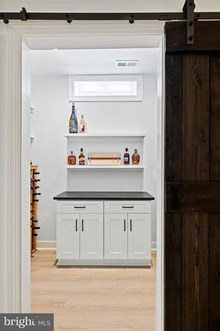 5213 CATHEDRAL AVE NW, Washington, DC 20016