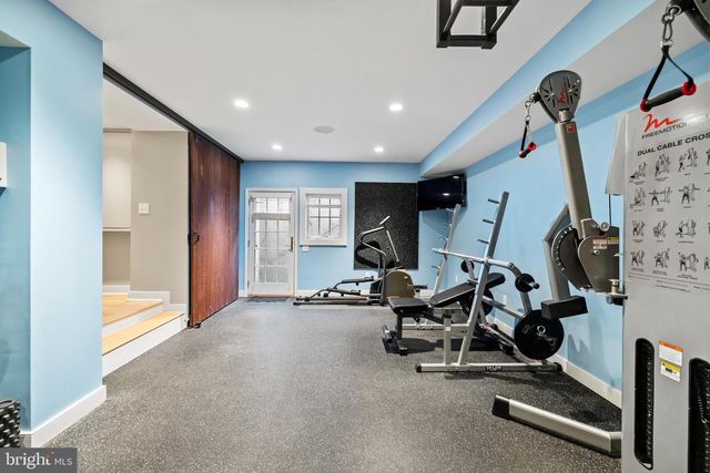 5213 CATHEDRAL AVE NW, Washington, DC 20016