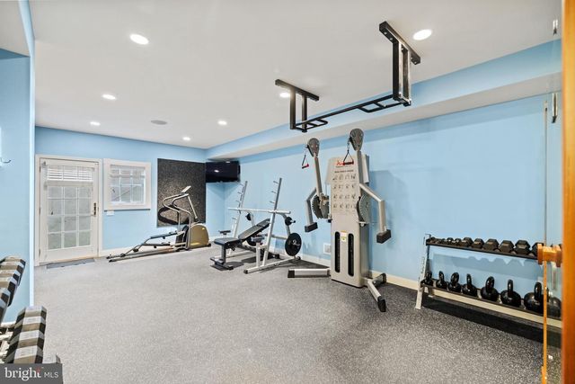 5213 CATHEDRAL AVE NW, Washington, DC 20016