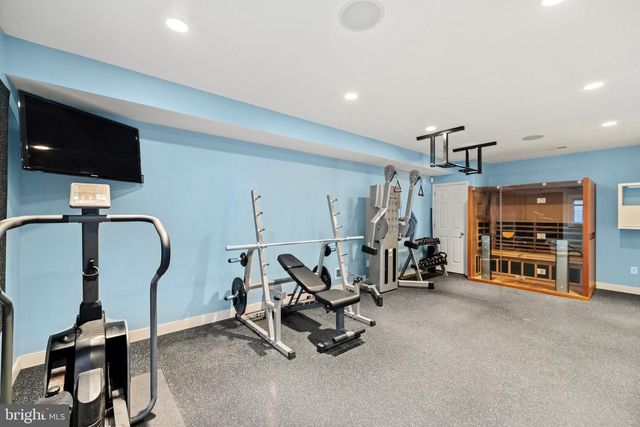 5213 CATHEDRAL AVE NW, Washington, DC 20016