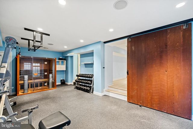 5213 CATHEDRAL AVE NW, Washington, DC 20016