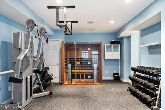 5213 CATHEDRAL AVE NW, Washington, DC 20016