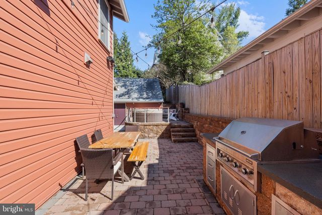 5213 CATHEDRAL AVE NW, Washington, DC 20016