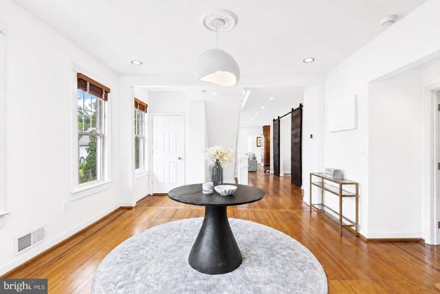 5213 CATHEDRAL AVE NW, Washington, DC 20016