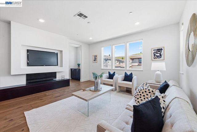 4036 Bothrin St, Dublin, CA 94568