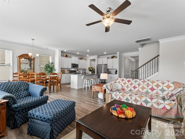 108 Thornberry Road, Hendersonville, NC 28792