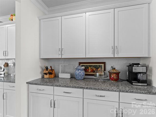 108 Thornberry Road, Hendersonville, NC 28792