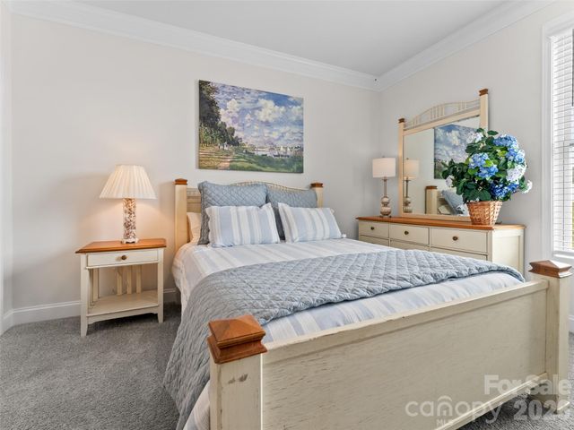 108 Thornberry Road, Hendersonville, NC 28792