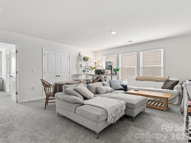 108 Thornberry Road, Hendersonville, NC 28792