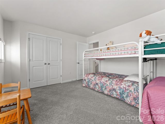 108 Thornberry Road, Hendersonville, NC 28792