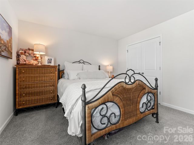 108 Thornberry Road, Hendersonville, NC 28792