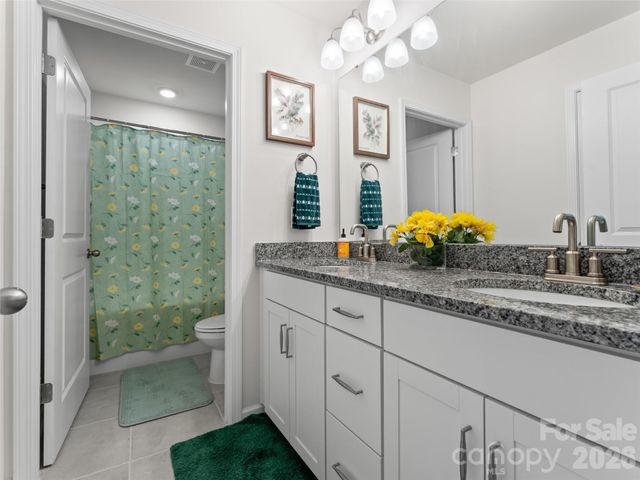 108 Thornberry Road, Hendersonville, NC 28792