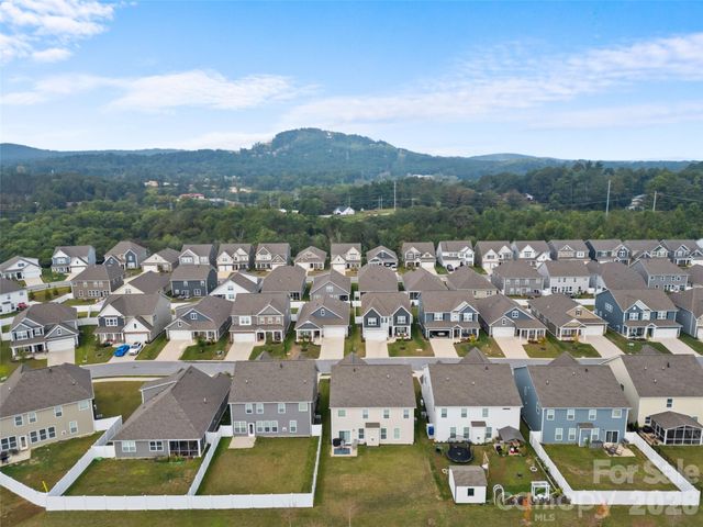 108 Thornberry Road, Hendersonville, NC 28792
