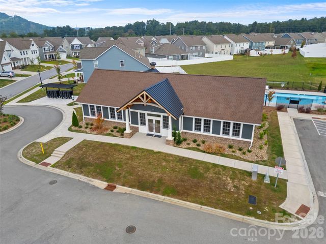 108 Thornberry Road, Hendersonville, NC 28792