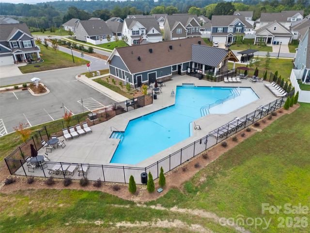 108 Thornberry Road, Hendersonville, NC 28792