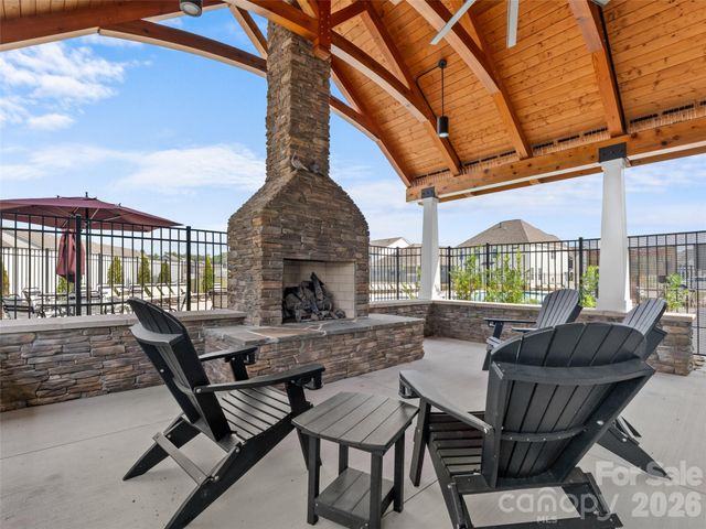 108 Thornberry Road, Hendersonville, NC 28792