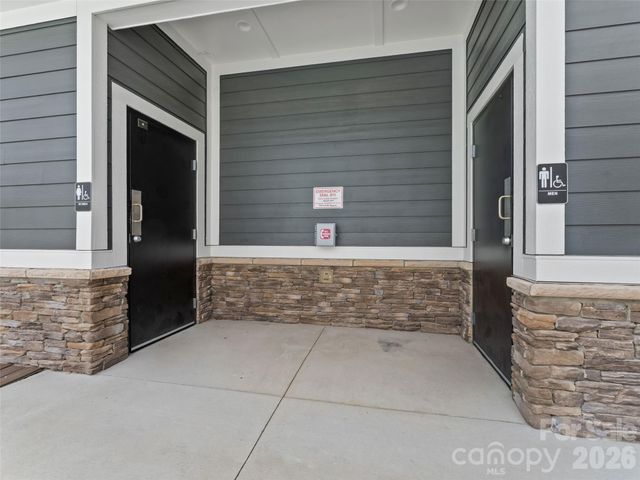 108 Thornberry Road, Hendersonville, NC 28792