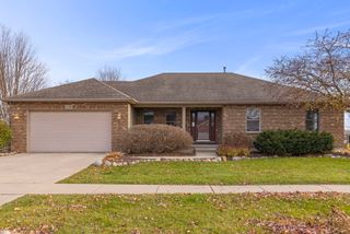 1120 Oxford Circle, Sycamore, IL 60178