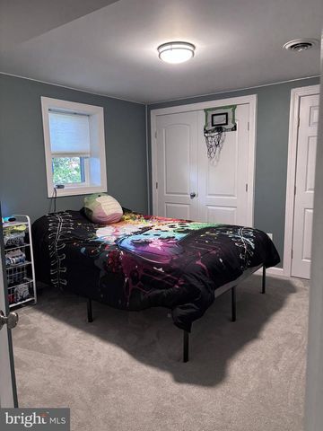 1119 E MEADOW RD, Manheim, PA 17545