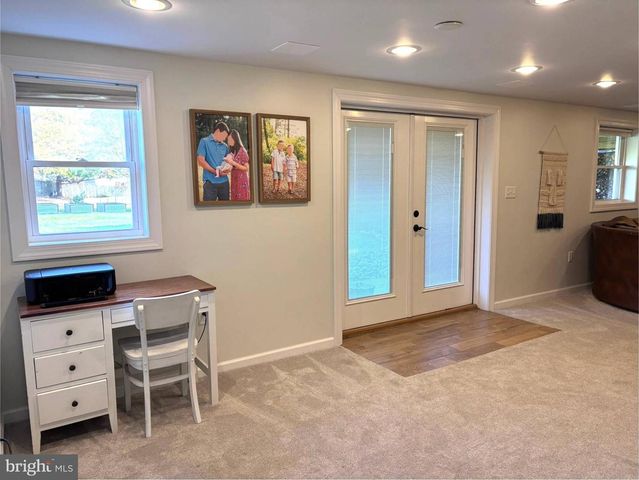 1119 E MEADOW RD, Manheim, PA 17545