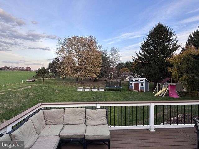 1119 E MEADOW RD, Manheim, PA 17545