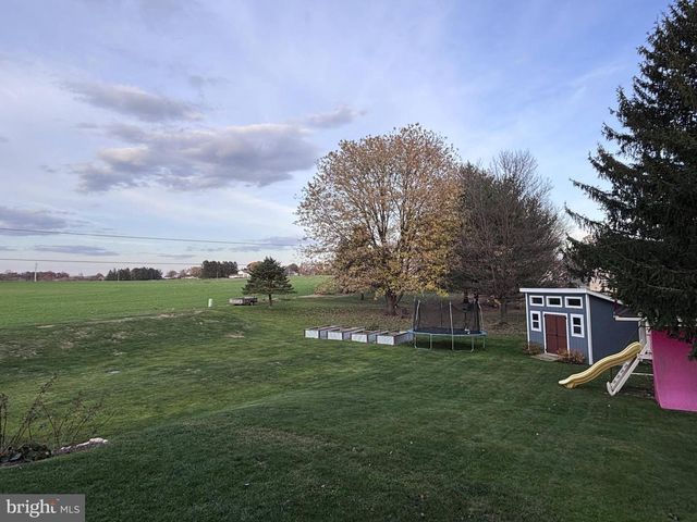 1119 E MEADOW RD, Manheim, PA 17545