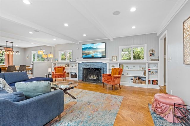 13405 Tiara Street, Valley Glen, CA 91401