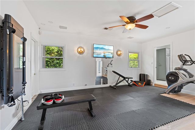 13405 Tiara Street, Valley Glen, CA 91401