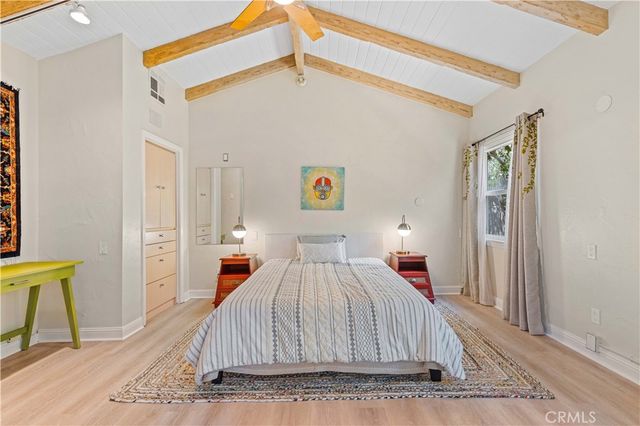 13405 Tiara Street, Valley Glen, CA 91401