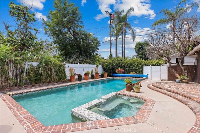 13405 Tiara Street, Valley Glen, CA 91401