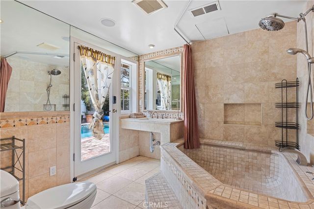 13405 Tiara Street, Valley Glen, CA 91401