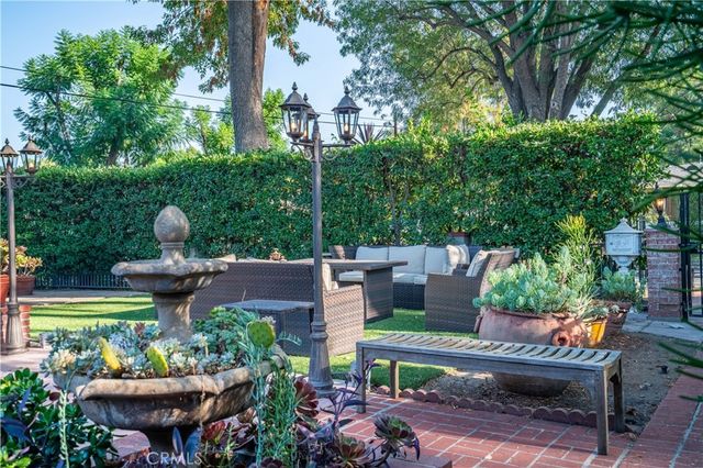 13405 Tiara Street, Valley Glen, CA 91401