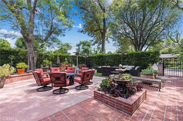 13405 Tiara Street, Valley Glen, CA 91401