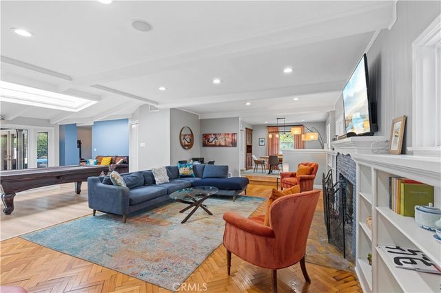 13405 Tiara Street, Valley Glen, CA 91401