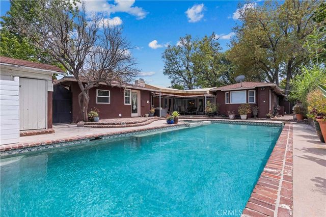 13405 Tiara Street, Valley Glen, CA 91401