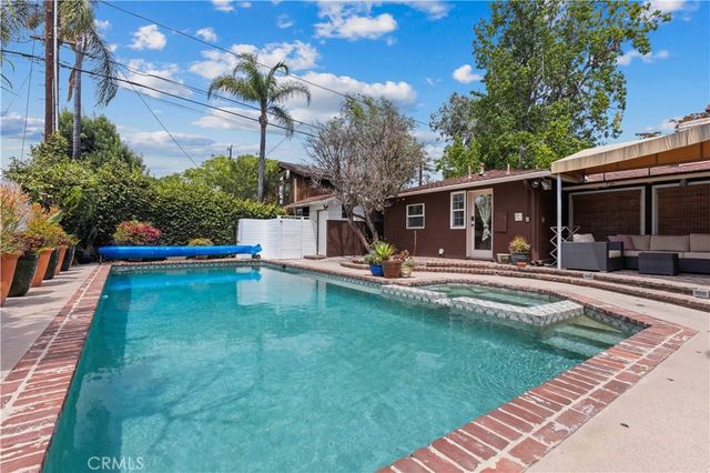 13405 Tiara Street, Valley Glen, CA 91401