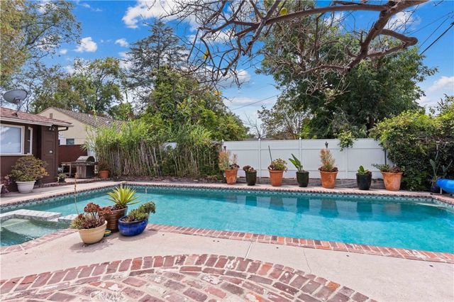 13405 Tiara Street, Valley Glen, CA 91401