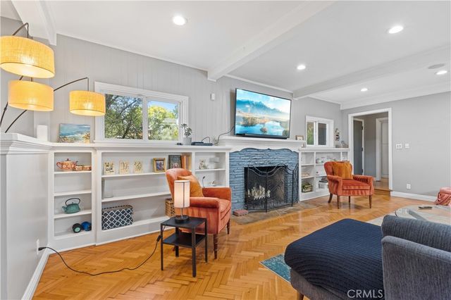 13405 Tiara Street, Valley Glen, CA 91401