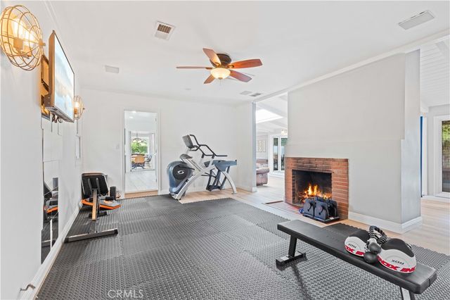 13405 Tiara Street, Valley Glen, CA 91401