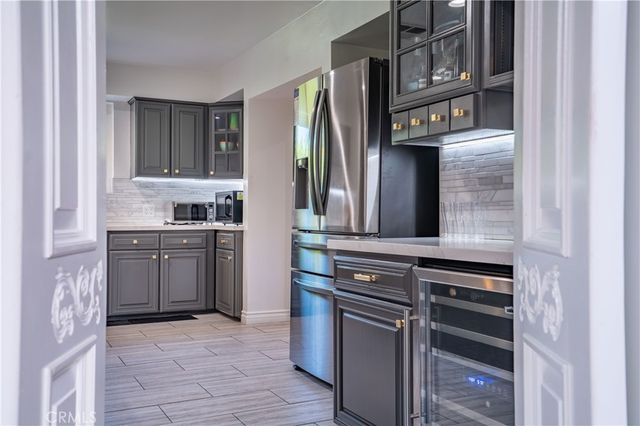 13405 Tiara Street, Valley Glen, CA 91401