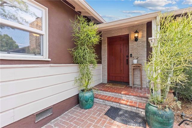 13405 Tiara Street, Valley Glen, CA 91401