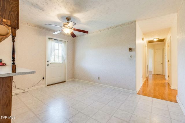 907 Ithaca Street, Mount Carmel, TN 37645