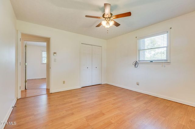 907 Ithaca Street, Mount Carmel, TN 37645