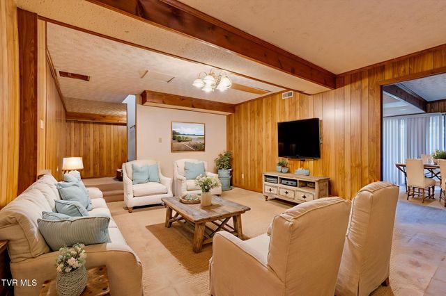 907 Ithaca Street, Mount Carmel, TN 37645