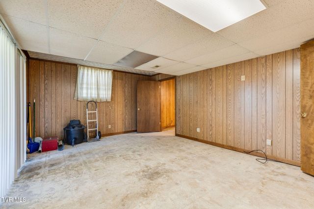 907 Ithaca Street, Mount Carmel, TN 37645