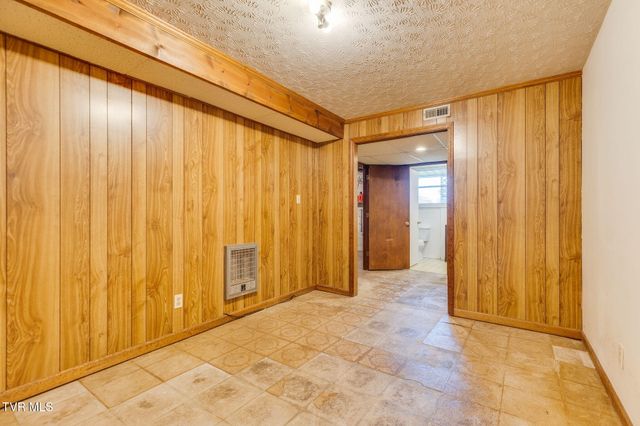 907 Ithaca Street, Mount Carmel, TN 37645