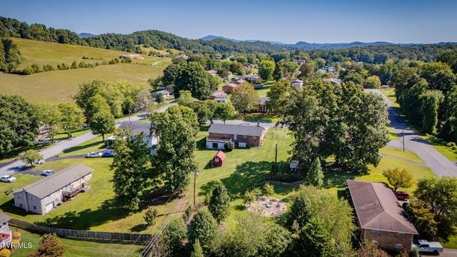 907 Ithaca Street, Mount Carmel, TN 37645
