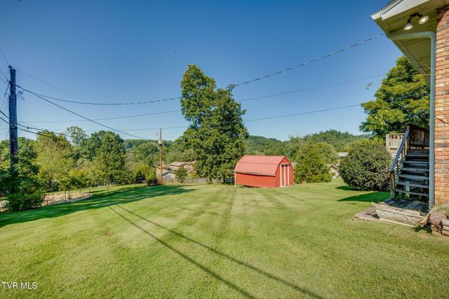 907 Ithaca Street, Mount Carmel, TN 37645