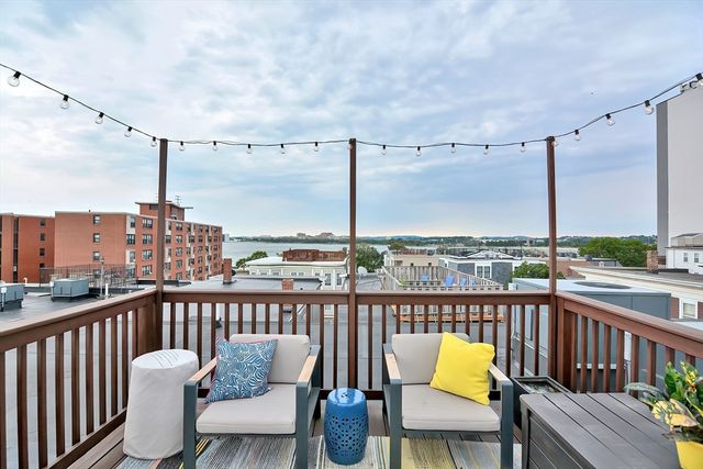 20 Winfield St 3, Boston, MA 02127