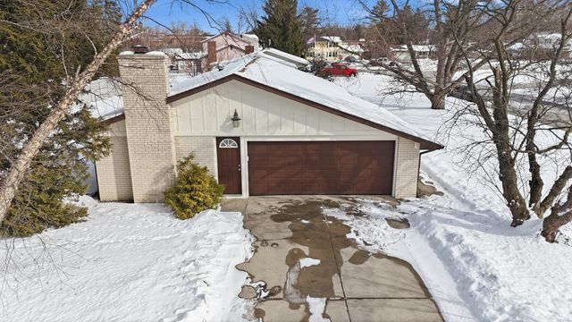 700 Brentwood Circle, Auburn, IN 46706